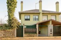 Adosado en venta en  Navia