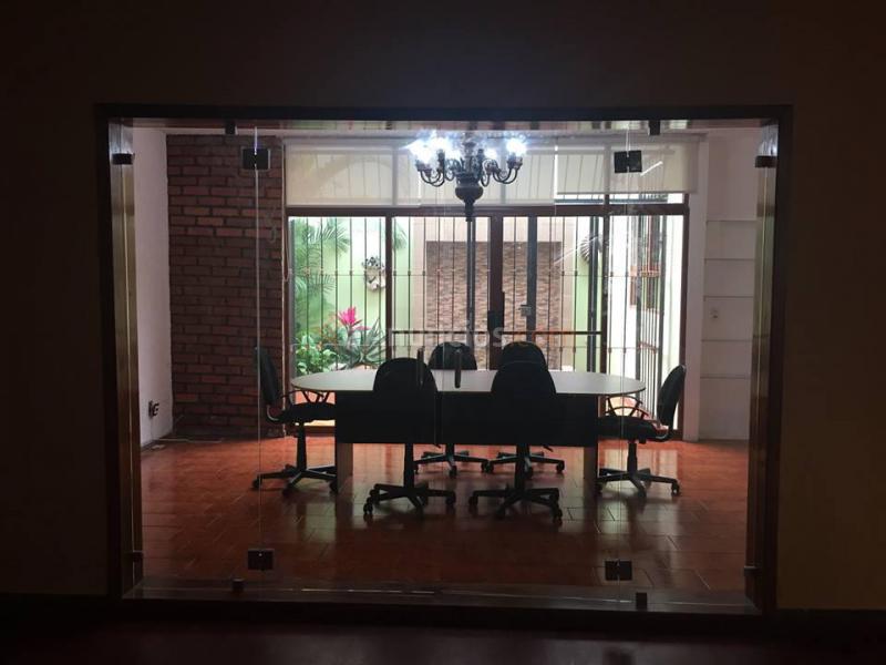 Oficinas cerca de ciudad judicial en renta