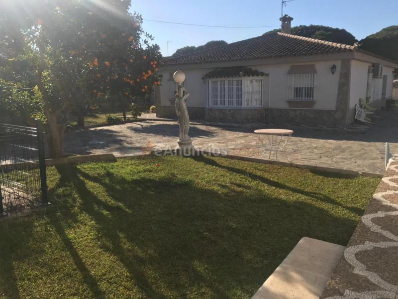 Adosado en venta en  Las Lagunas - Campano, Chiclana de la Frontera