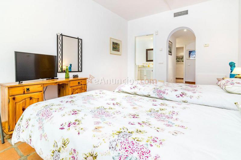 Adosado en venta en  Riviera del Sol, Mijas