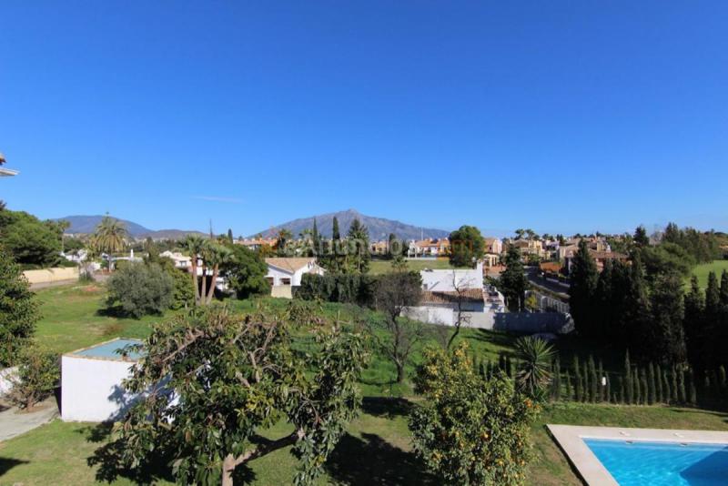 Adosado en venta en  San Pedro de Alcántara, Marbella