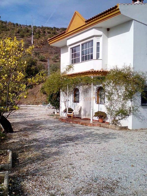 Casa en Totalán a 6 km de la playa