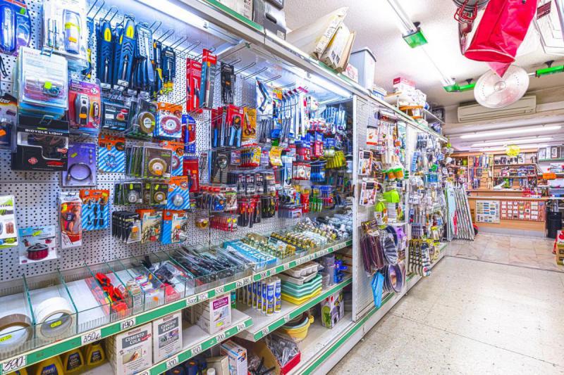 Local Comercial en venta en  Puentelarra, Villa de Vallecas, Madrid