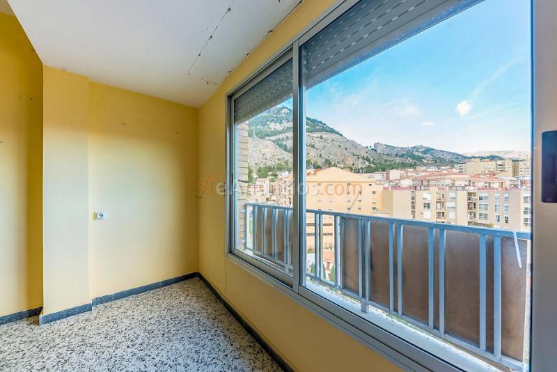 Apartamento en venta en  Barri Santa Rosa, Alcoy  Alcoi