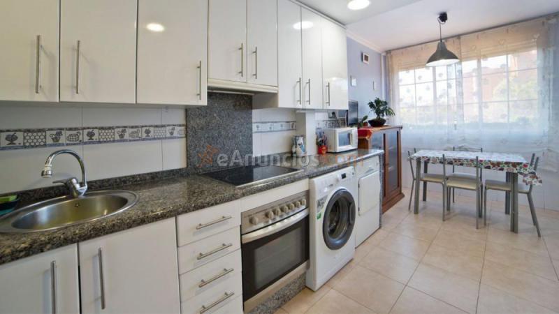 Adosado en venta en  San Blas-Pau, Alicante  Alacant