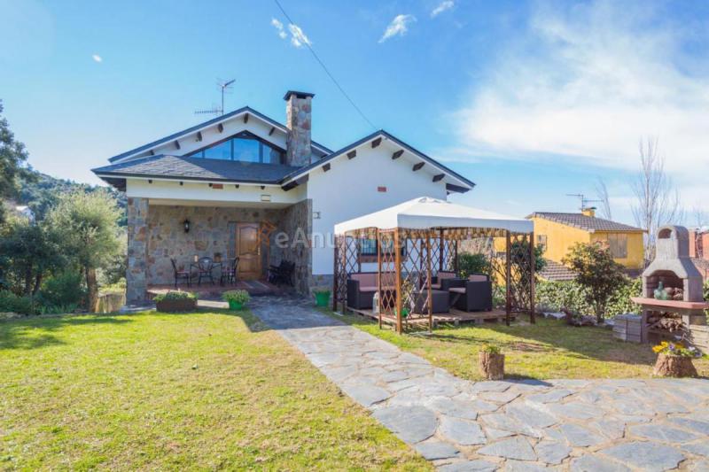 Adosado en venta en  Vallgorguina