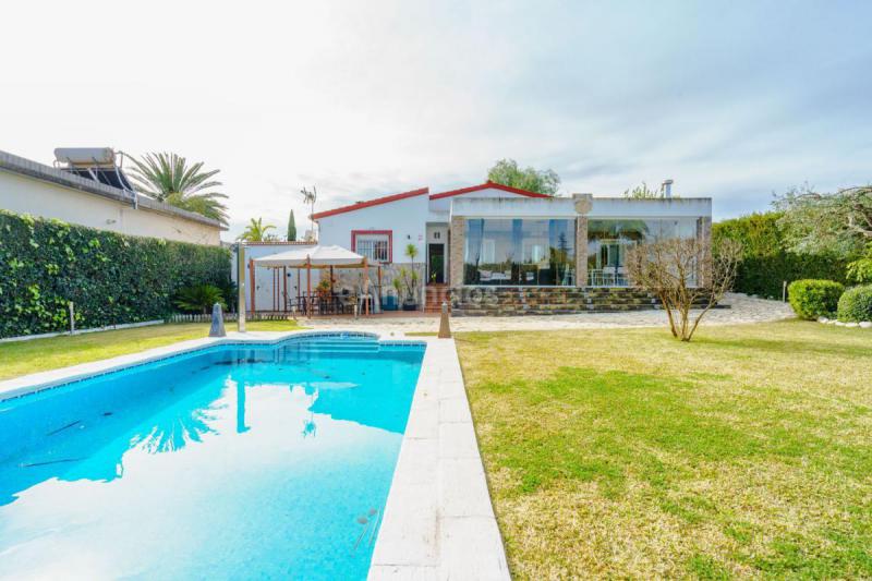 Adosado en venta en  Valencina de la Concepcion