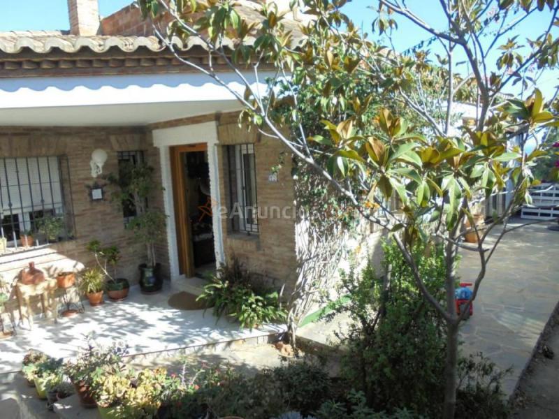 Adosado en venta en Calle Célebes Barat, Puerto de la Torre, Málaga