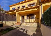 Adosado en venta en  Piedralaves