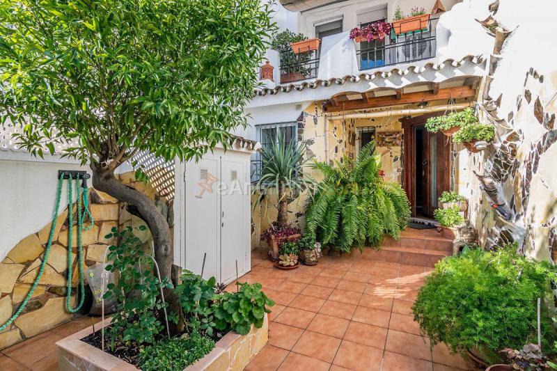 Adosado en venta en  Nueva Andalucía, Marbella