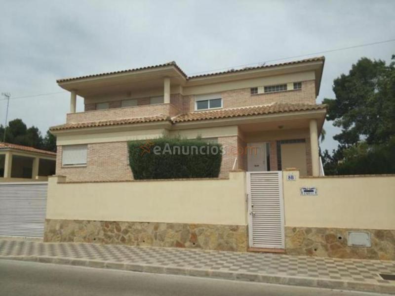 Adosado en venta en  Núcleo Urbano, La Pobla de Vallbona