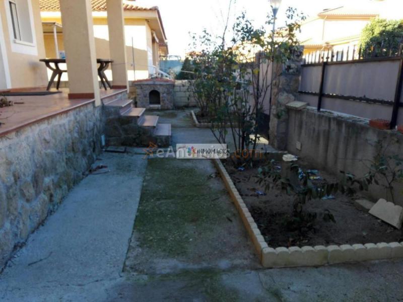 Adosado en venta en  Las Ventas de Retamosa