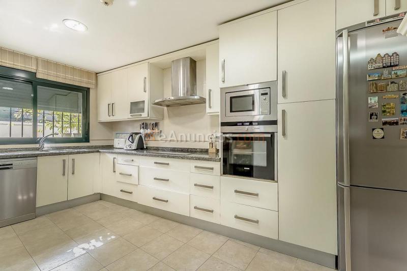 Adosado en venta en  Benamara-Atalaya, Estepona