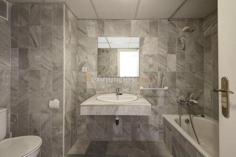 Apartamento en venta en Avenida Marina del Este, La Herradura, Almuñécar