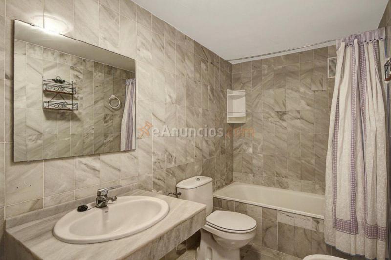 Apartamento en venta en Avenida Marina del Este, La Herradura, Almuñécar