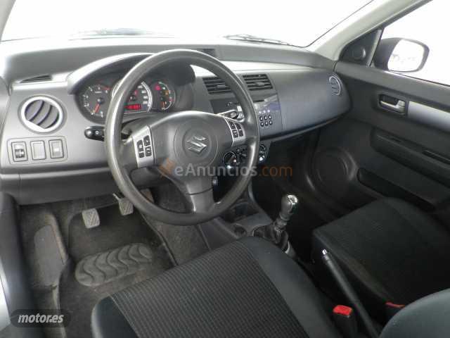 Suzuki Swift 1.3DDiS GL GL de 2006 con 190.000 Km por 5.500 EUR. en Madrid