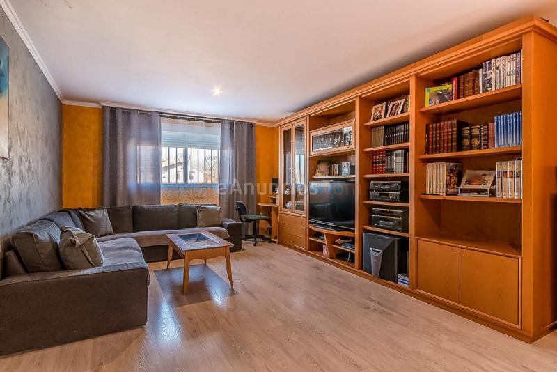 Adosado en venta en  Torres de la Alameda