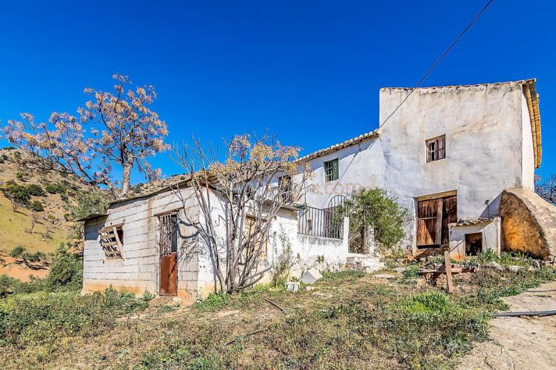 Casa Rural en venta en  Puerto de la Torre, Málaga