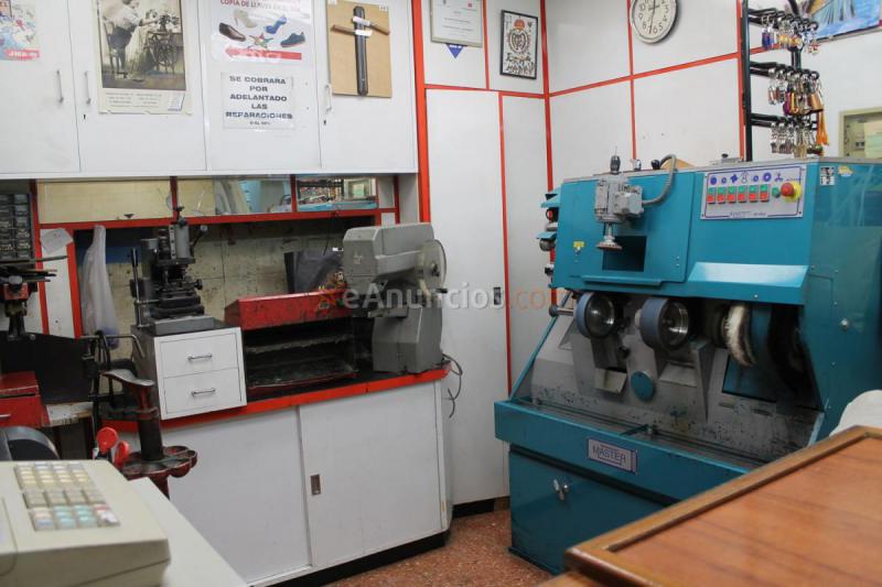 Local Comercial en venta en  Santa María de la Cabeza, Casco Antiguo, Majadahonda