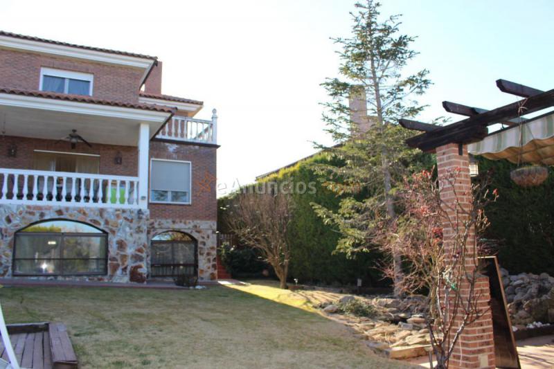 Adosado en venta en  Noruega, Villalbilla