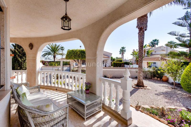 Adosado en venta en  Nicolás de Bussi, Orihuela Costa, Orihuela