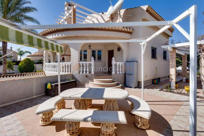 Adosado en venta en  Nicolás de Bussi, Orihuela Costa, Orihuela