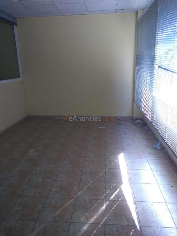 Local Comercial en venta en  RAMÓN Y CAJAL, Centro, Azuqueca de Henares