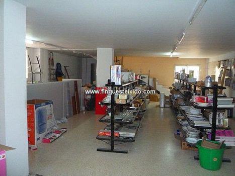 Local Comercial de 400m2  en Piera
