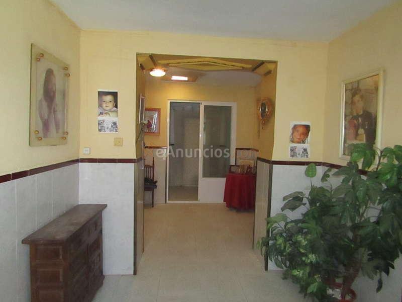 CASA A DOS CALLES DE 240M2 PARA TIRAR