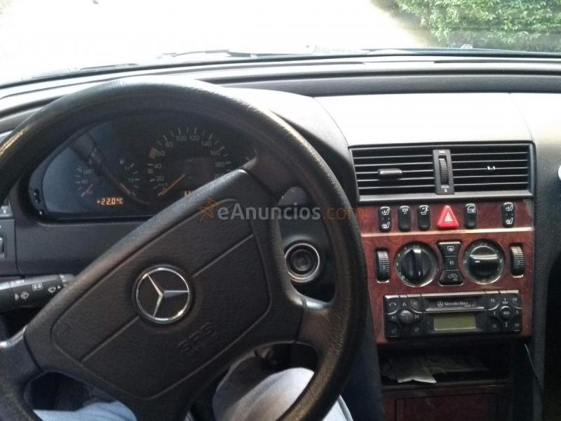Mercedes BENZ C 200 AZUL MARINO