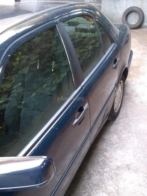 Mercedes BENZ C 200 AZUL MARINO