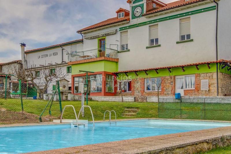 Adosado en venta en  Udias