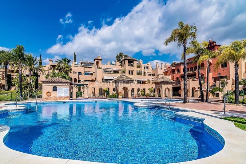 Apartamento en venta en  Benamara-Atalaya, Estepona