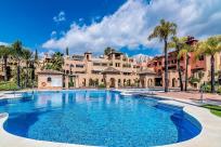 Apartamento en venta en  Benamara-Atalaya, Estepona