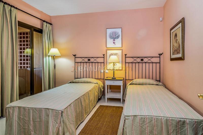 Apartamento en venta en  Benamara-Atalaya, Estepona