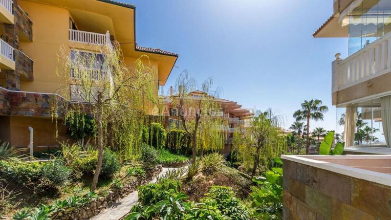 Apartamento en venta en  El Higuerón, Fuengirola