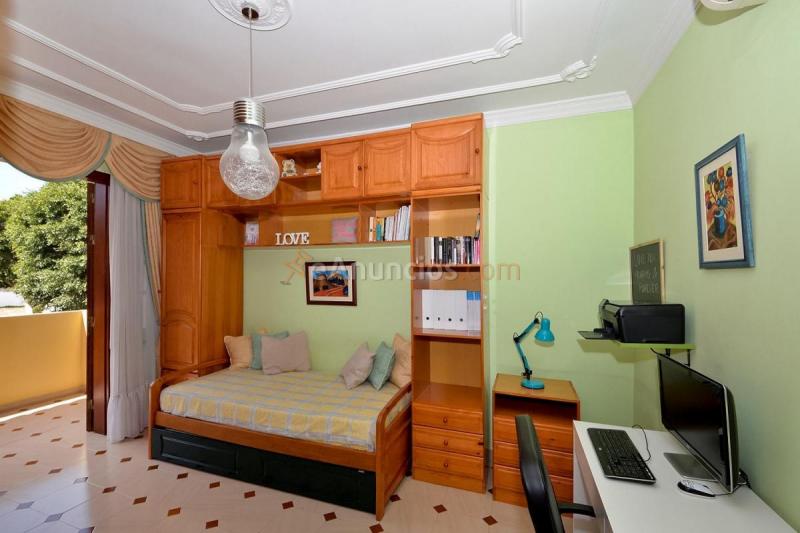 Adosado en venta en  Vecindario centro-San Pedro Mártir, Santa Lucía de Tirajana