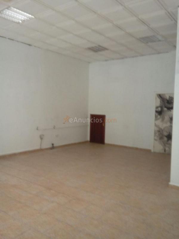 Local Comercial en alquiler en Calle Adarves Bajos, San Ildefonso - Catedral, Jaén