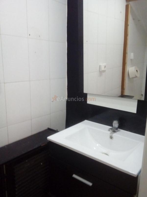 Local Comercial en alquiler en Calle Adarves Bajos, San Ildefonso - Catedral, Jaén