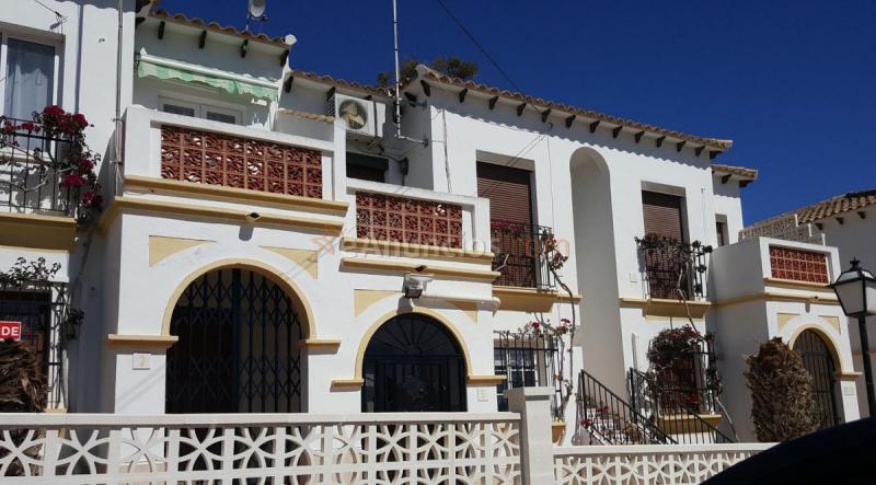 Casa en venta en Calle FILIPINAS, Orihuela Costa, Orihuela