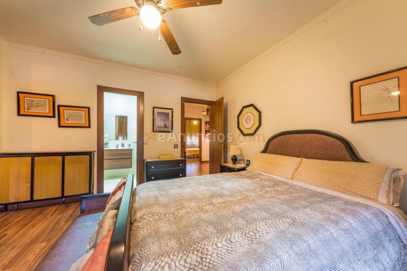 Adosado en venta en  Petrer