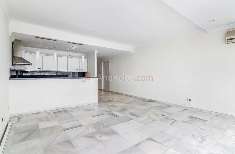 Apartamento en venta en  Nueva Andalucía, Marbella