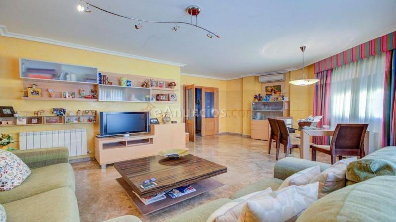 Adosado en venta en  Mejorada del Campo