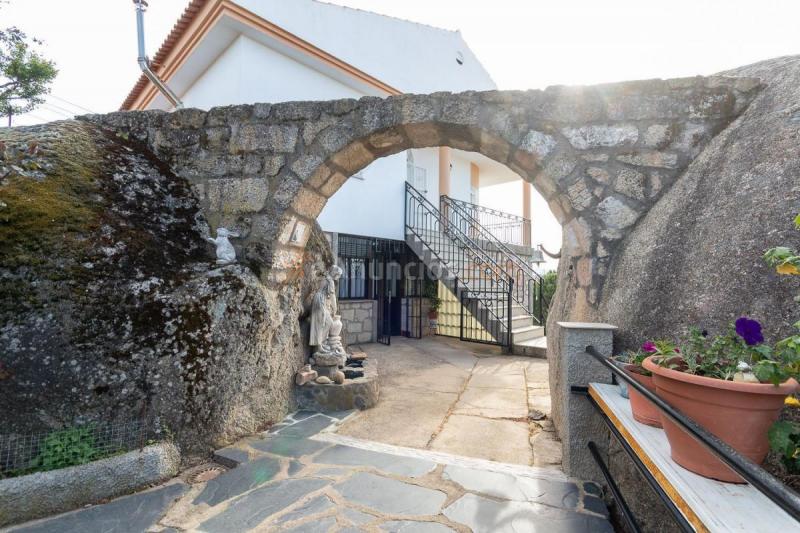 Adosado en venta en  Valencia de Alcántara