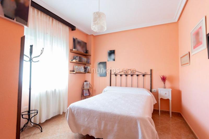 Adosado en venta en  Valencia de Alcántara