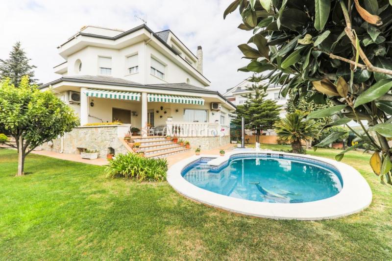 Adosado en venta en  Palau-Solit i Plegamans