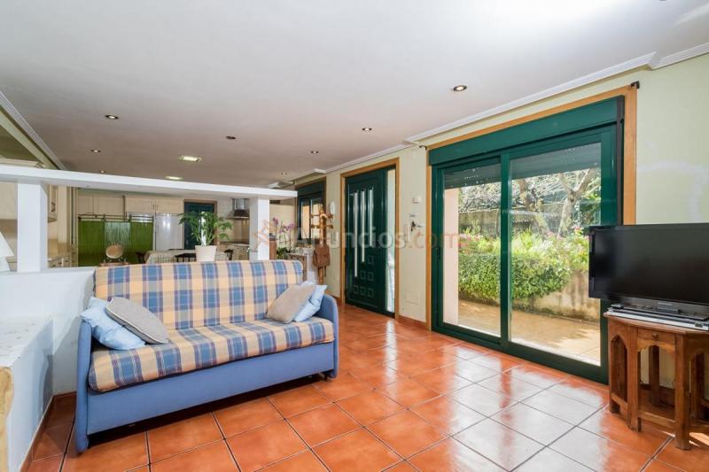 Adosado en venta en  Bergondo