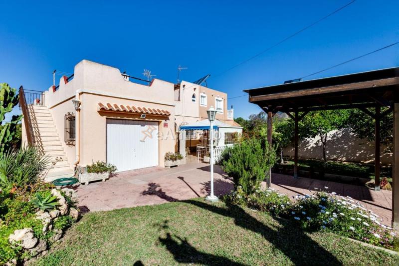 Casa en venta en  ROSALIA CASTRO, La Siesta - El Salado - Torreta, Torrevieja