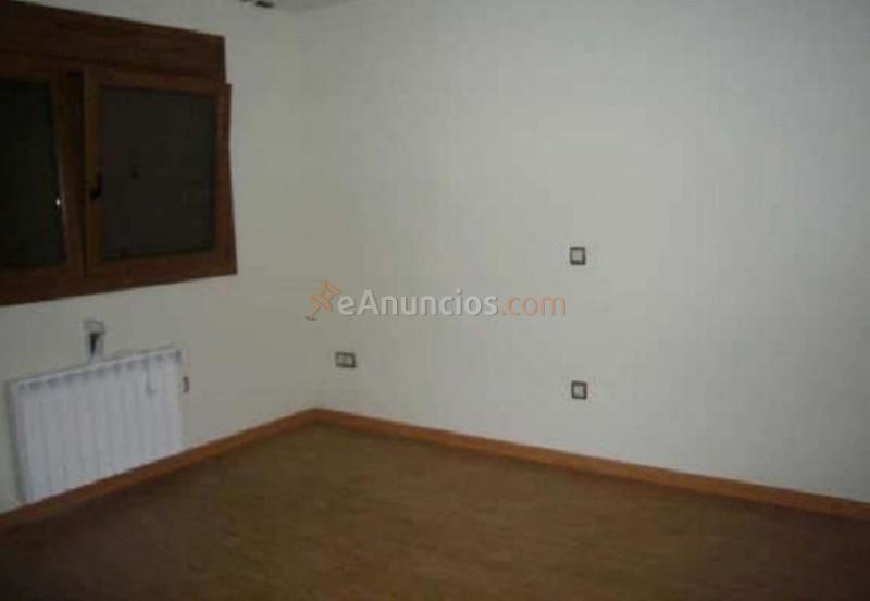 Adosado en venta en  Londres, El Casar