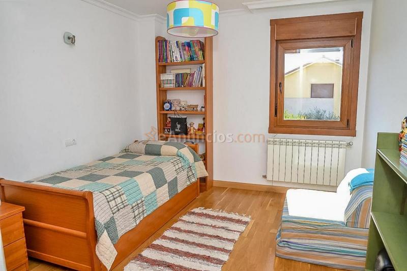 Adosado en venta en  Castellanos de Villiquera